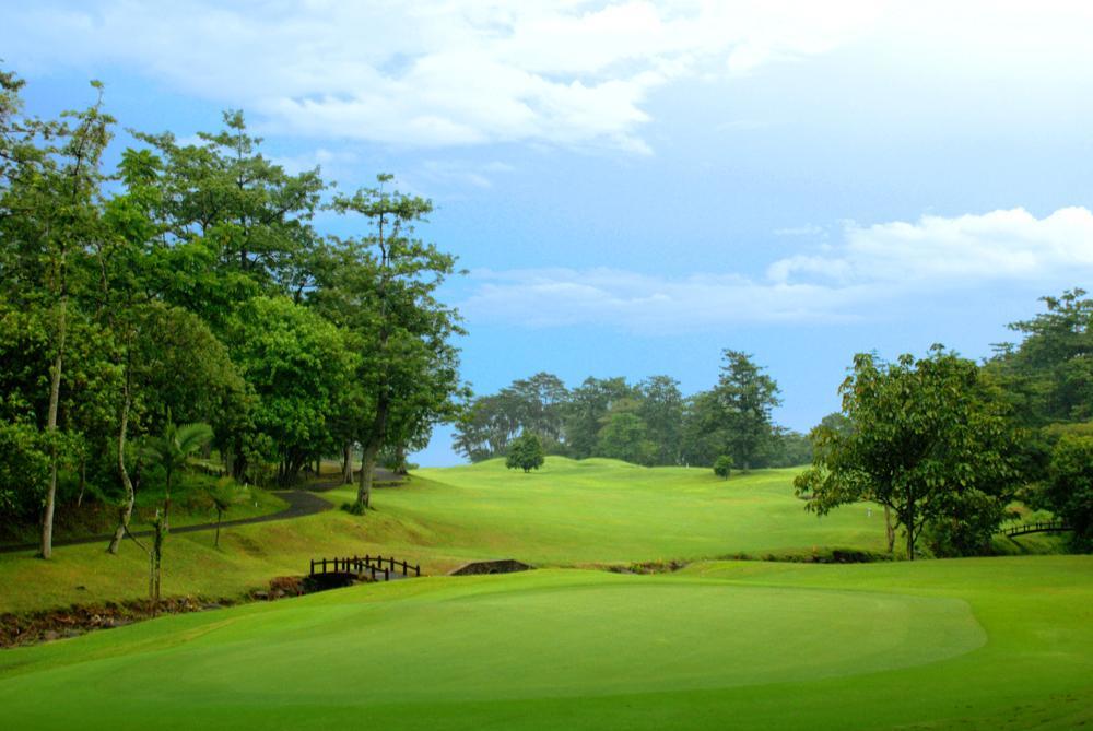Finna Golf & Country Club Prigen Екстер'єр фото